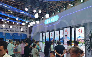 互动滑轨屏系统 数字创意驱动展厅体验革命